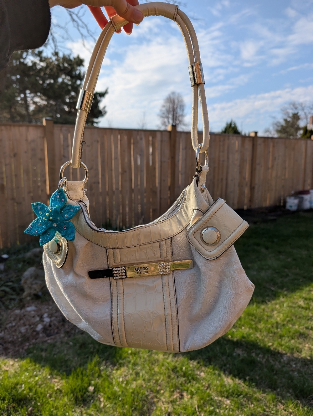 Guess Ivory and Beige Shoulder Bag